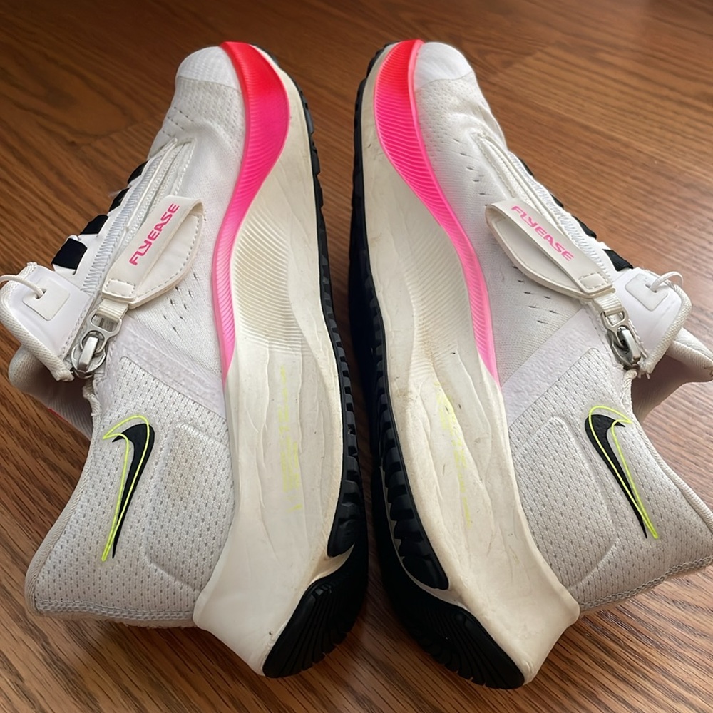 Nike Air Zoom Pegasus 38 Flyease - Picture 7 of 9